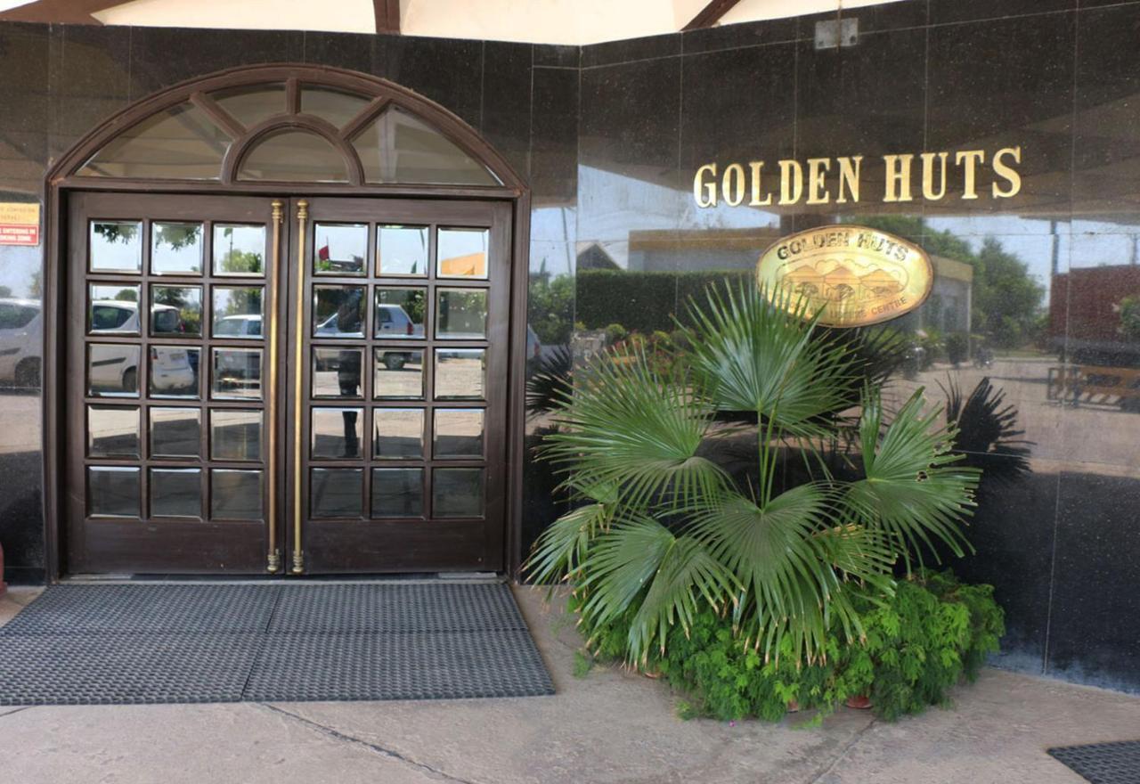 Golden Huts Resorts Rewāri Extérieur photo