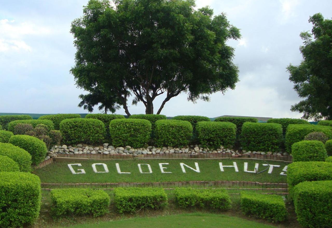 Golden Huts Resorts Rewāri Extérieur photo